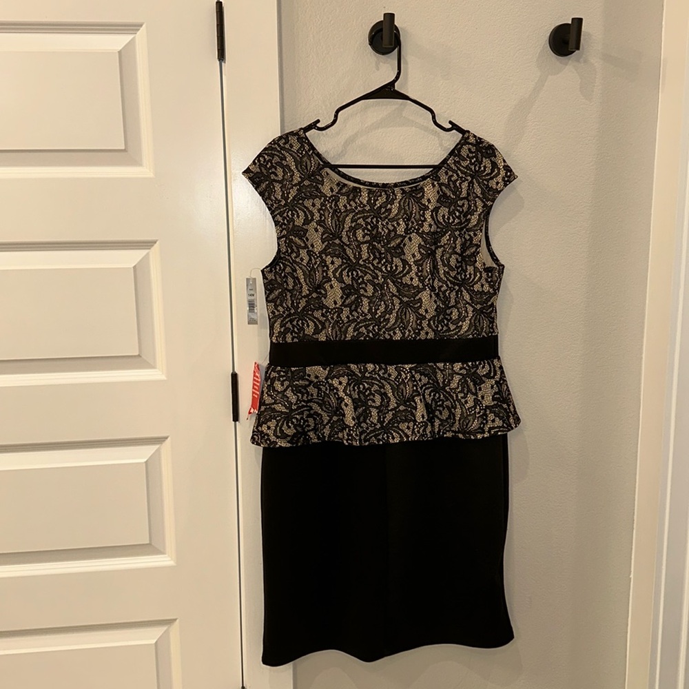 New Women’s AA Studio Brand Lace Pin-Up Plus Size 14 Sleeveless Peplum Dress